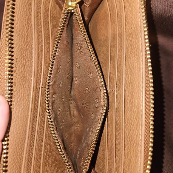 TORY BURCH Britten Zip Continental Wallet with COA - Picture 7 of 12